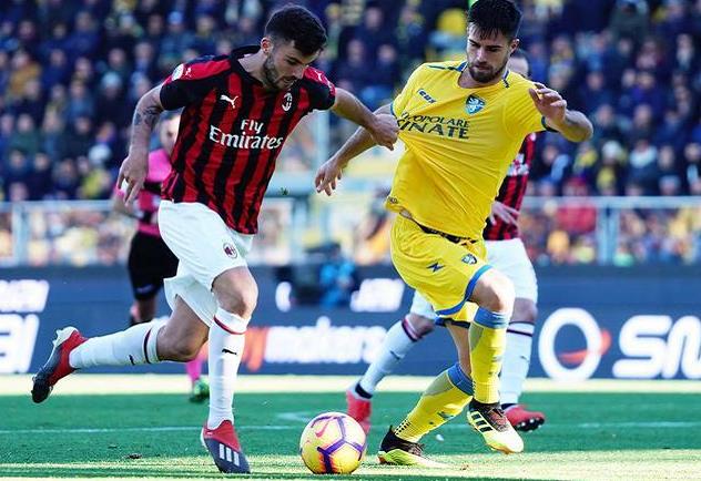  国际米兰凭借定位球战术击败AC米兰占先机