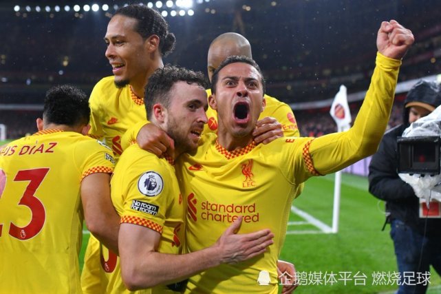  曼城客场逆转阿森纳，英超榜首之争悬念再起